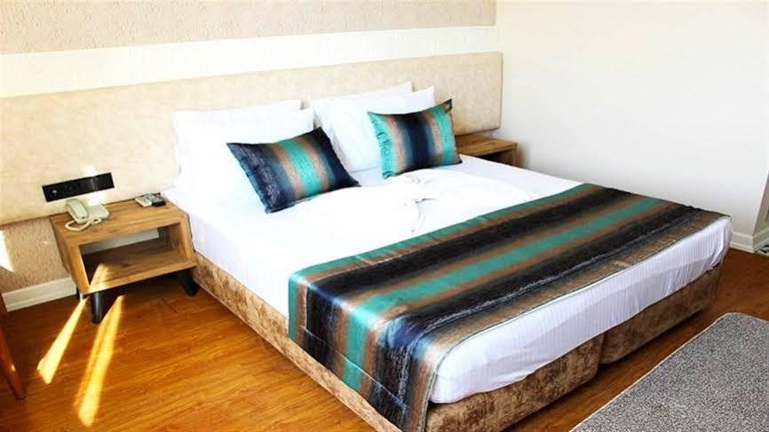 Grand Boss Suit Hotel Mersin Мерсін Екстер'єр фото
